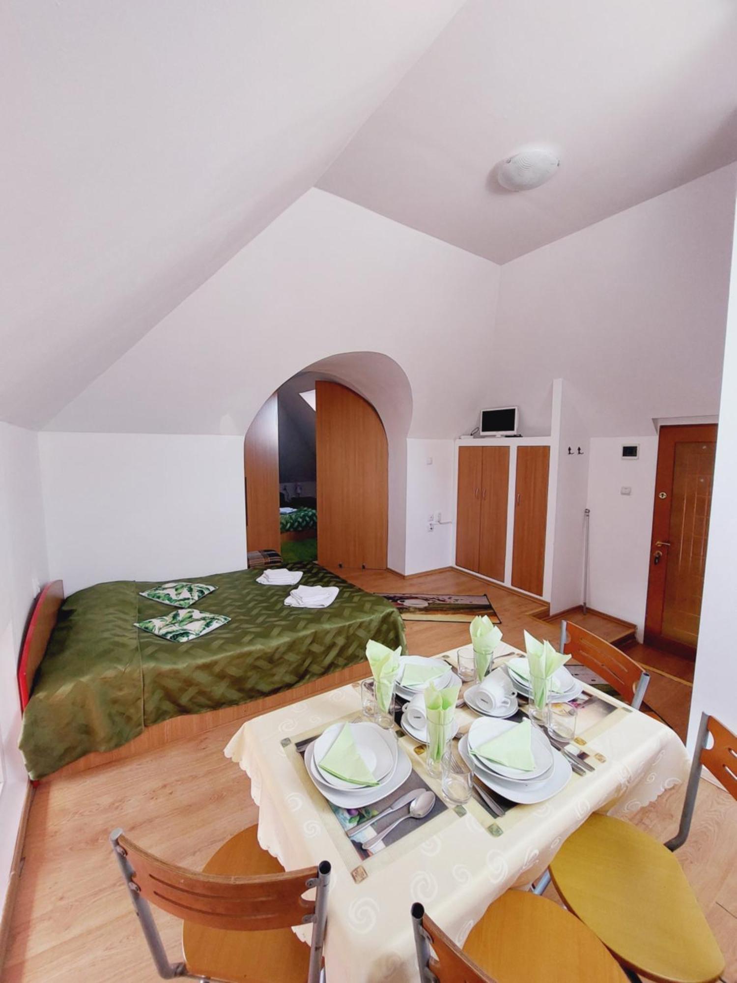 Pensiunea Rock And Red Risnov Room photo